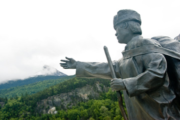 mountain climber statue Skagway AK